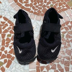 Rare Nikes Toddler outdoor